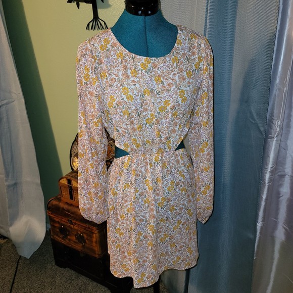 NO COMMENT Juniors Large Zip Backless One-Piece Dress. Floral Light Mini NEW - Picture 6 of 6